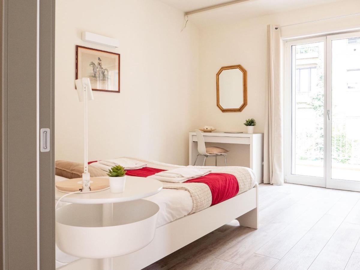 The Best Rent - Attic With Terrace In Milan Downtown Exterior photo